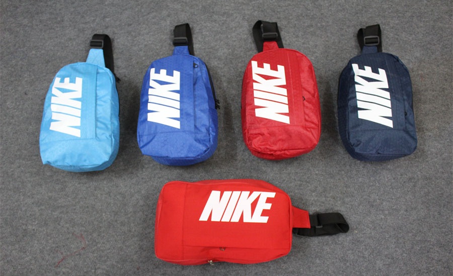 Các dòng túi đeo chéo nam Nike trên thị trường hiện nay