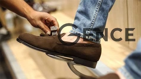 Hướng dẫn chi tiết cách vệ sinh giày da lộn cho giày sạch như mới